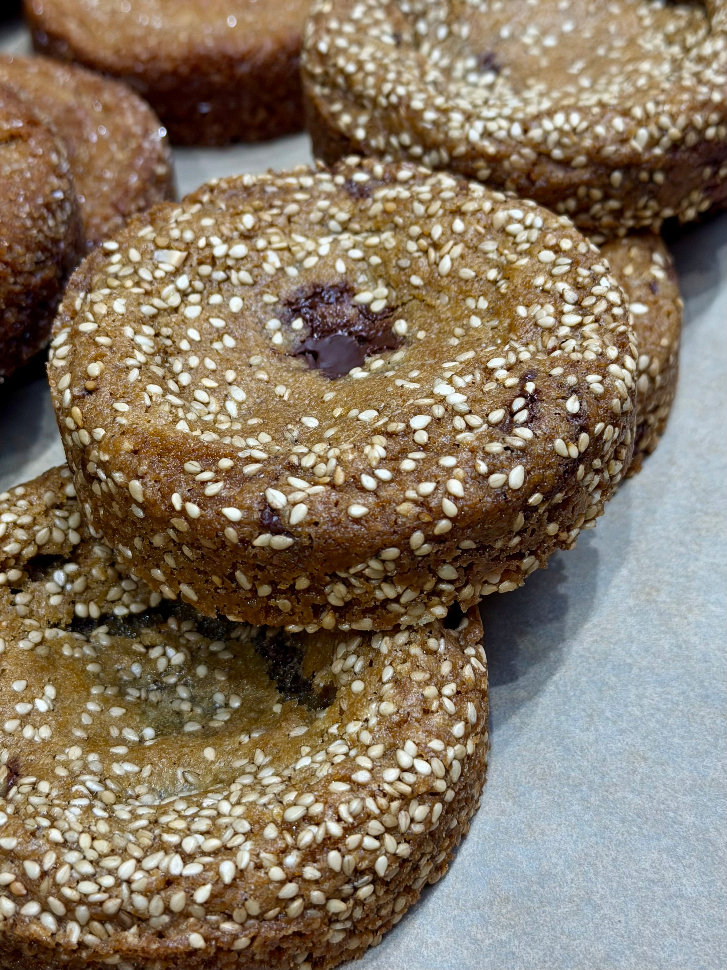 Sesame/Chocolate Cookie